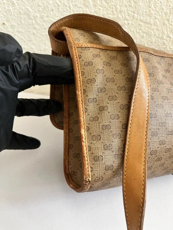 Gucci Brown Monogram vintage Crossbody Bag in Tan Leather Trim - Picture 5 of 14